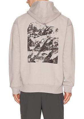 On Club Collect Hoodie Geo in Ore - Grey. Size M (also in L, XL/1X).