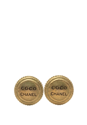 CHANEL Pre-Owned 1994 Gold Plated CC Round Button Clip On Earrings costume earrings