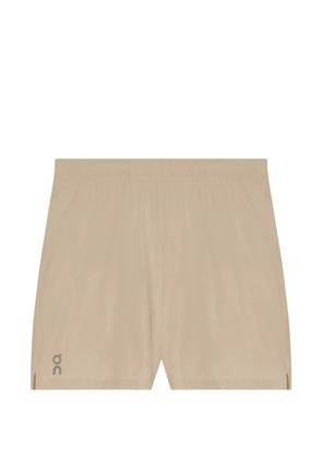 On 7 Core logo shorts - Neutrals