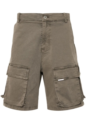 Represent multi-pockets cargo shorts - Green