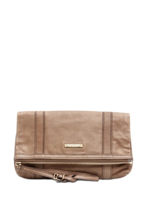 Burberry Pre-Owned 2000-2017 Leather Fold Over Wristlet clutch bag - Brown