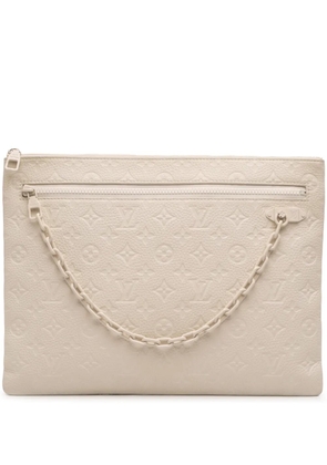 Louis Vuitton Pre-Owned 2018 Monogram Taurillon A4 Pouch clutch bag - White