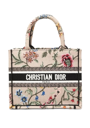 Christian Dior Pre-Owned 2022 Small Embroidered Canvas Petites Fleurs Book tote bag - Brown