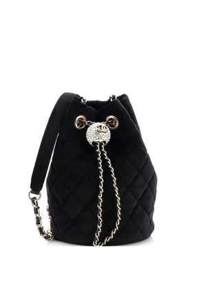 CHANEL Pre-Owned Pearl Crush Drawstring Quilted Velvet with Crystals bucket bag - Black