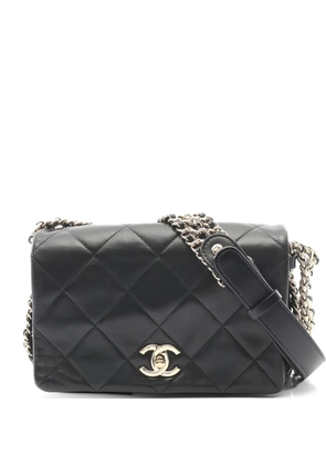 CHANEL Pre-Owned 2021s Matelassé chain shoulder bag - Black