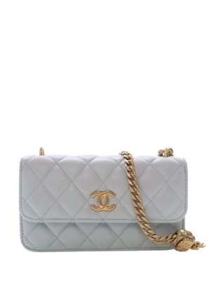 CHANEL Pre-Owned 2021-2025 Mini CC Lambskin Camellia Crush Clutch With Chain crossbody bag - Blue