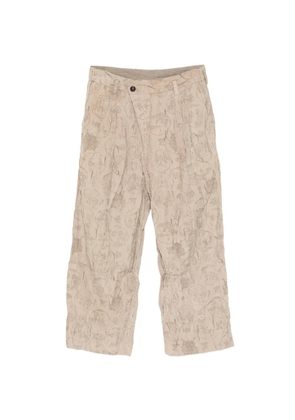 Ziggy Chen graphic-print pleated trousers - Neutrals