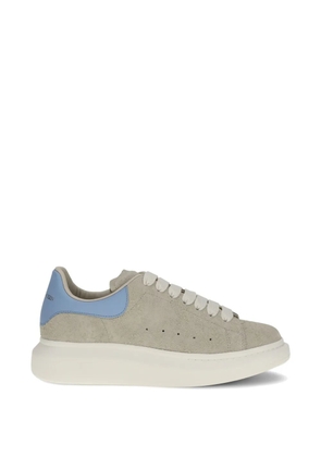 Alexander McQueen Oversized sneakers - Neutrals