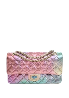 CHANEL Pre-Owned 2020 Rainbow Metallic Quilted Goatskin Reissue 2.55 Double Flap shoulder bag - Pink