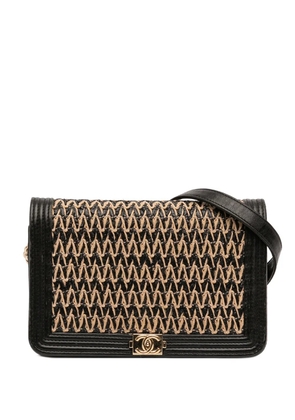 CHANEL Pre-Owned 2019 Lambskin and Woven Raffia Boy Wallet on Chain crossbody bag - Black
