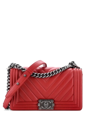 CHANEL Pre-Owned Boy Flap Bag Chevron Lambskin New Medium shoulder bag - Red