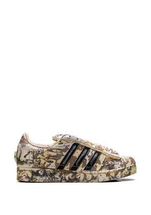 adidas x Hellstar Superstar sneakers - Neutrals