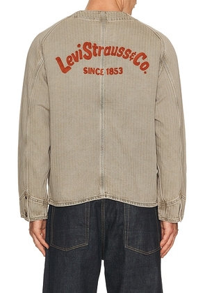 LEVI'S Engineer Jacket in Uniform Badge - Taupe. Size L (also in M, S, XL/1X).