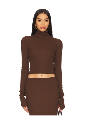 Eterne Cropped Fitted Turtleneck Top in Chocolate. Size M. Also in XL.