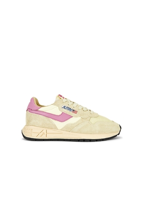 Autry Reelwind Low Sneaker in Beige. Size 36. Also in 37, 38, 39, 40, 41.