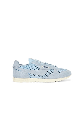 Autry Windspin Low Sneaker in Baby Blue. Size 36. Also in 37, 38, 39, 40.