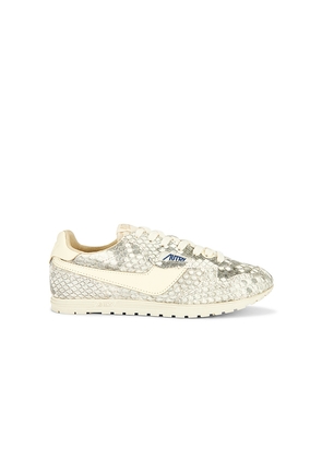 Autry Windspin Low Sneaker in Beige. Size 36. Also in 37, 38, 39, 40, 41.