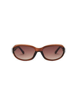 Otra Elsa Sunglasses in Brown.