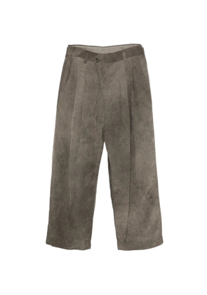 Ziggy Chen pinstriped pleated trousers - Grey