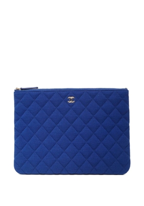 CHANEL Pre-Owned 2019 No. 28 Matelasse CC mark clutch bag - Blue