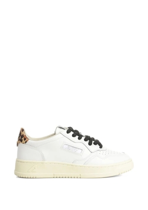 Autry Medalist leopard-panel low sneakers - White