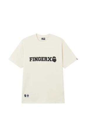 FINGERCROXX logo T-shirt - Neutrals