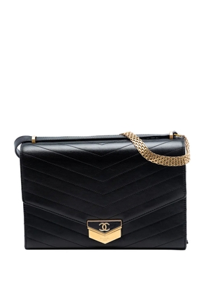 CHANEL Pre-Owned 2018-2019 CC Chevron Calfskin Medal Flap shoulder bag - Black