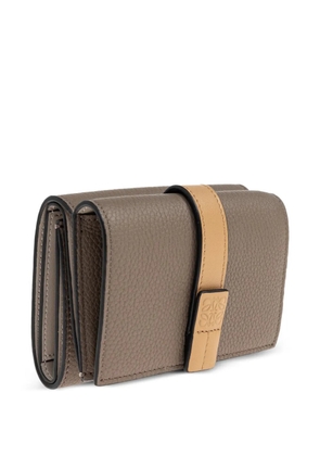 LOEWE flap-strap wallet - Grey