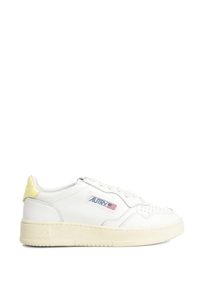 Autry Medalist low leather sneakers - White