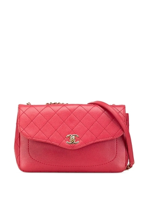 CHANEL Pre-Owned 2019 Medium Quilted Goatskin Coco Curve Flap crossbody bag - Red