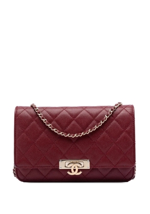 CHANEL Pre-Owned 2017-2018 Quilted Caviar Golden Class Wallet On Chain crossbody bag - Red