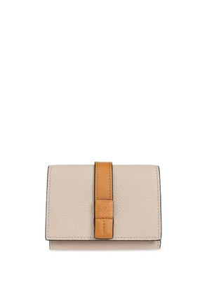 LOEWE logo-embossed leather wallet - Neutrals