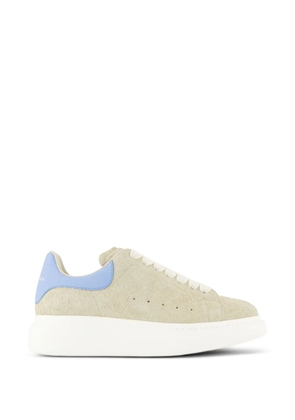 Alexander McQueen Oversized sneakers - Neutrals
