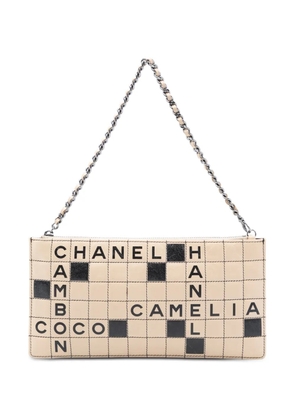 CHANEL Pre-Owned 2004-2005 Quilted Lambskin Camellia Crossword Pochette handbag - Brown