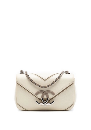 CHANEL Pre-Owned 2016-2017 Small Macro Chevron Caviar Flap crossbody bag - Brown