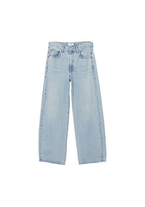 Low curve jean
