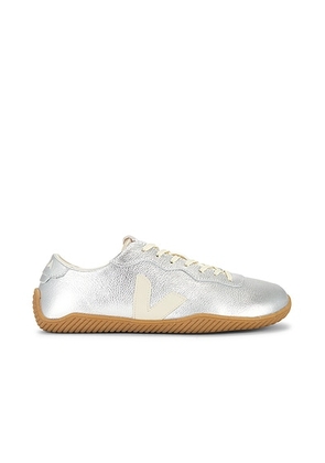 Veja Jitsu Sneaker in Silver  Pierre  & Natural - Metallic Silver. Size 39 (also in 40, 41, 42, 43, 44, 45, 46).
