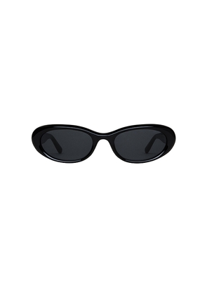 Chimi X16 Sunglasses in Black.