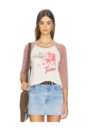 DAYDREAMER It's Bigger in Texas Burnout Raglan Tee in Cream,Mauve. Size L. Also in M, S, XL, XS.