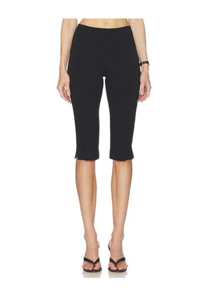 Good American Soft Stretch Ponte Pull On Capris in Black. Size L. Also in M, S, XL, XS, XXL.