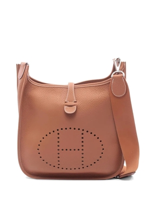 Hermès Pre-Owned 2025 PM Evelyne III perforated shoulder bag - Brown