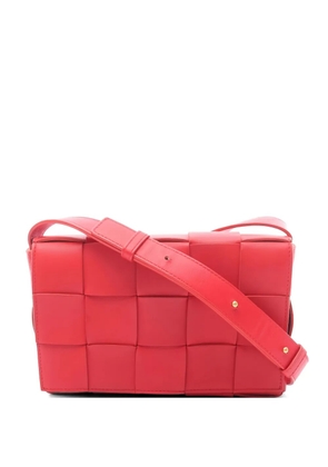 Bottega Veneta Pre-Owned 2010s maxi Cassette intrecciato cross body bag - Red