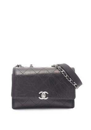 CHANEL Pre-Owned 2018 CC Quilted Crumpled Calfskin and Grosgrain Flap crossbody bag - Black