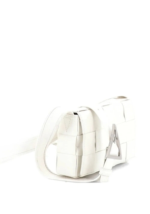 Bottega Veneta Pre-Owned Cassette Maxi Intrecciato Leather Small crossbody bag - White