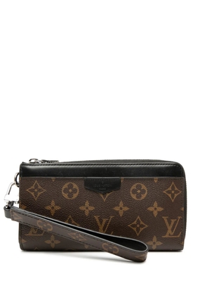 Louis Vuitton Pre-Owned 2021-2025 Monogram Macassar Dragonne Zippy Wallet long wallets - Brown