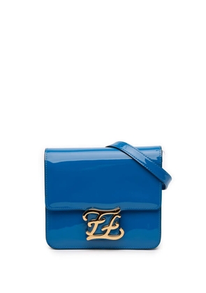 Fendi Pre-Owned 2010-2025 Patent Karligraphy crossbody bag - Blue