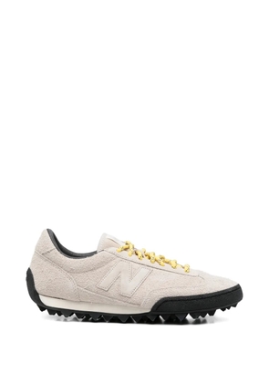 New Balance Gator Run ogo-patch lace-up sneakers - Neutrals