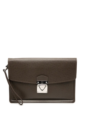Louis Vuitton Pre-Owned 2008 Taiga Belaia clutch bag - Brown