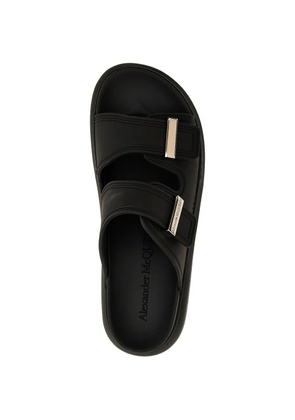 Alexander McQueen logo-engraved slides - Black