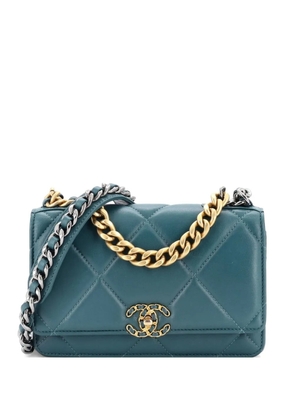 CHANEL Pre-Owned 19 Wallet on Chain Quilted Goatskin crossbody bag - Green